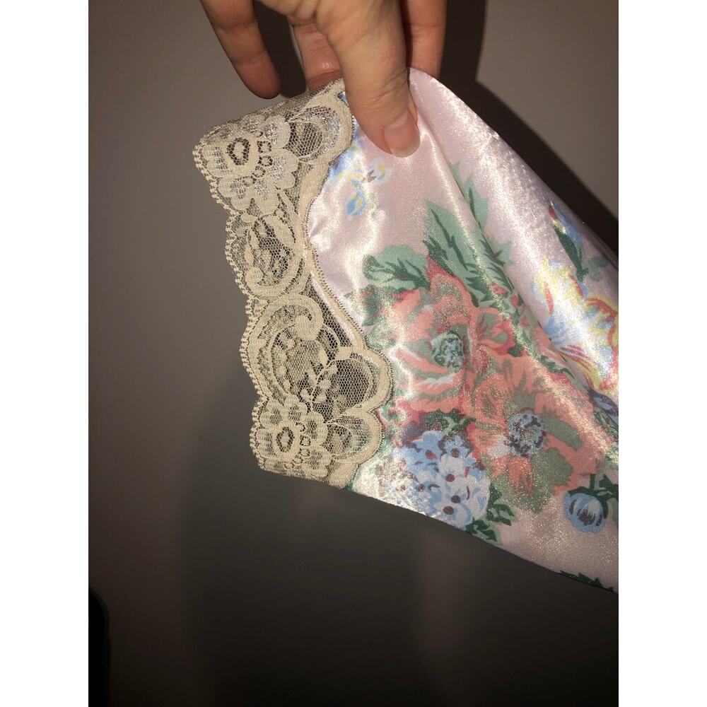 Victoria's Secret Gold Label 90s Robe Size L Pink Floral Lace Wrap Belt Pockets - Picture 5 of 11